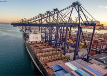 پھنسے کنٹینرز کے تمام چارجز معاف