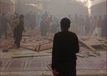 پشاور میں خود کش دھماکہ