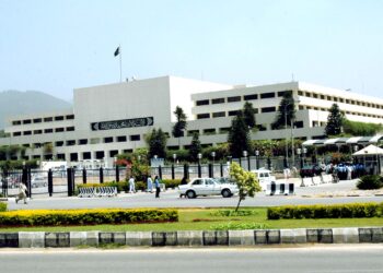 ٹک ٹاکرزاور یو ٹیوبرز کے داخلے پر پابندی