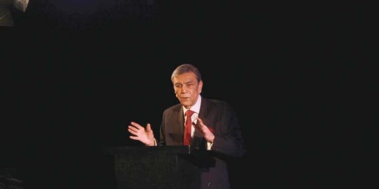 ضیا محی الدین ۔۔ مخصوص لب و لہجہ اور ادائیگی کے حامل