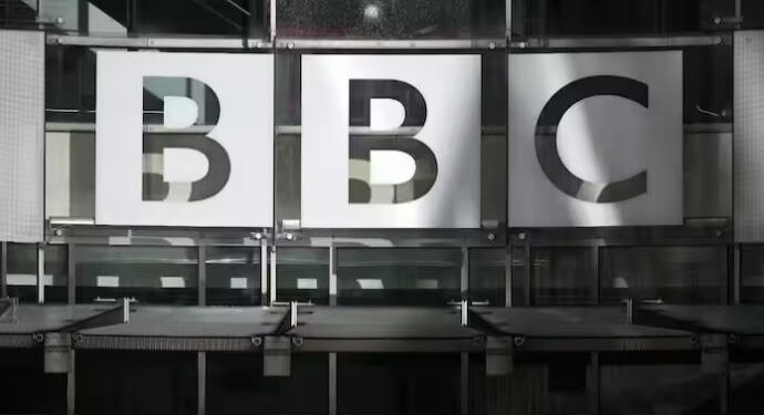 مودی کی انتقامی کارروائی، بی بی سی کے دفاتر پر چھاپے