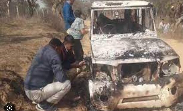 بھارت : 2 مسلمانوں کو گاڑی سمیت زندہ جلادیا گیا