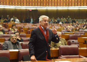 ججز ہماری حدود میں آئیں گے تو ہم سوال کریں گے