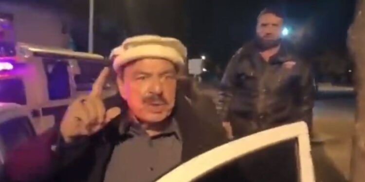 آصف زرداری پر الزامات، شیخ رشید گرفتار