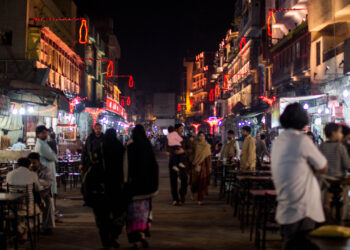 لاہور : ریسٹورنٹس کو افطاری سے سحری کھولنے کی اجازت