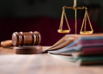 درخت لگانے اور 5 وقت نماز پڑھنے کا حکم