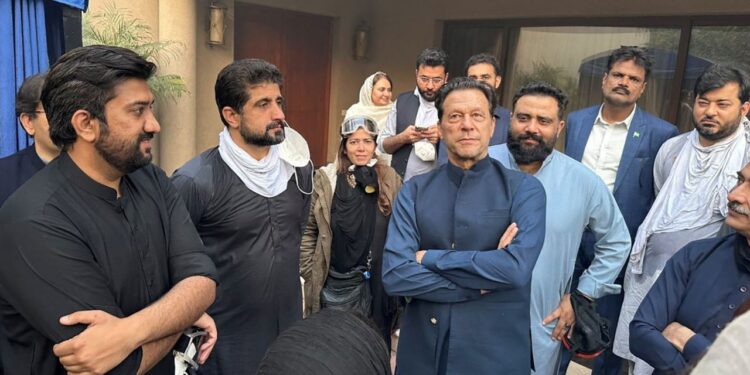 توشہ خانہ کیس : وارنٹ گرفتاری برقرار