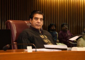 سپریم کورٹ نے اپنی حد سے تجاوز کیا ہے