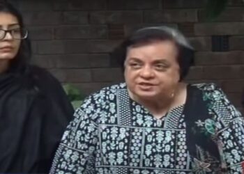 سیاست چھوڑنے کا اعلان