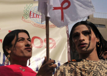 خواجہ سرا اپنی جنس تبدیل نہیں کراسکتے