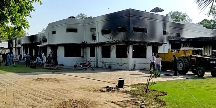 جناح ہاؤس پر حملہ، جے آئی ٹی نے چیئرمین پی ٹی آئی کو طلب کرلیا