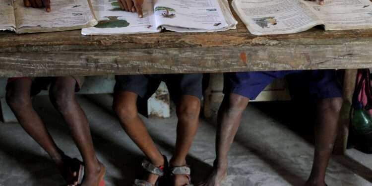 بھارت : استانی کی سرپرستی میں مسلم طالب علم پر طمانچے مارنے کا واقعہ