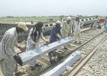ہزارہ ایکسپریس حادثہ:  پٹری میں لکڑی کے جوڑ کی حقیقت