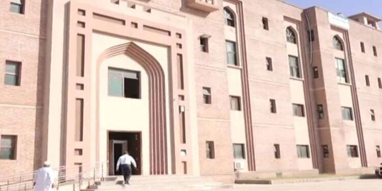 چیئرمین پی ٹی آئی کی 3 مقدمات میں ضمانت خارج