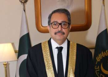 توشہ خانہ کیس: ٹرائل کورٹ نے جو کیا غلط کیا، چیف جسٹس عامر فاروق