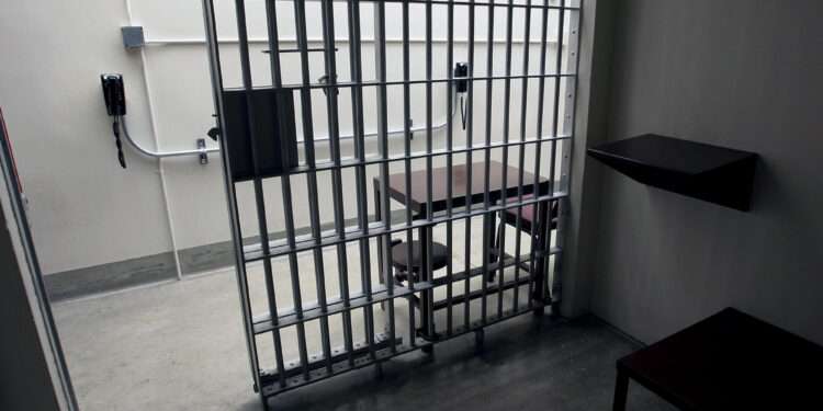 چیئرمین پی ٹی آئی کو جیل میں کیا کیا سہولت ہے ؟