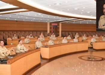 اداروں اور عوام میں خلیج پیدا کرنے والوں کو مایوسی ہوگی، کور کمانڈرز