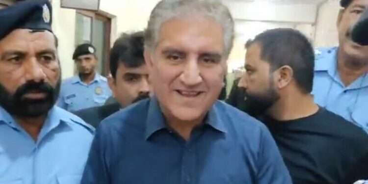 سائفر کیس : چئیرمین پی ٹی آئی اور شاہ محمود کے جوڈیشل ریمانڈ میں توسیع