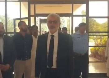 نئے چیف جسٹس کا پہلا دن، پروٹوکول اور گارڈ آف آنر لینے سے انکار