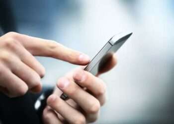 چیئرمین پی ٹی آئی کی بیٹوں سے ٹیلی فونک گفتگو کرانے کا حکم