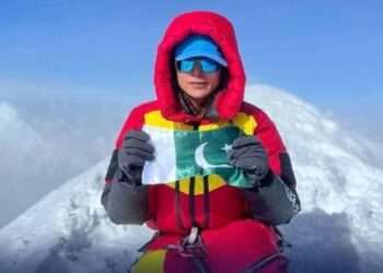 نائلہ کیانی ” چواویو ” کو سر کرنے والی پہلی پاکستانی خاتون کوہ پیما