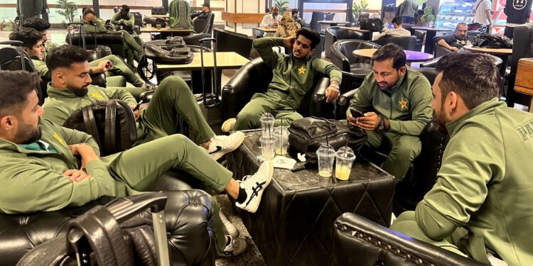 قومی کرکٹ ٹیم کی آسٹریلیا روانگی