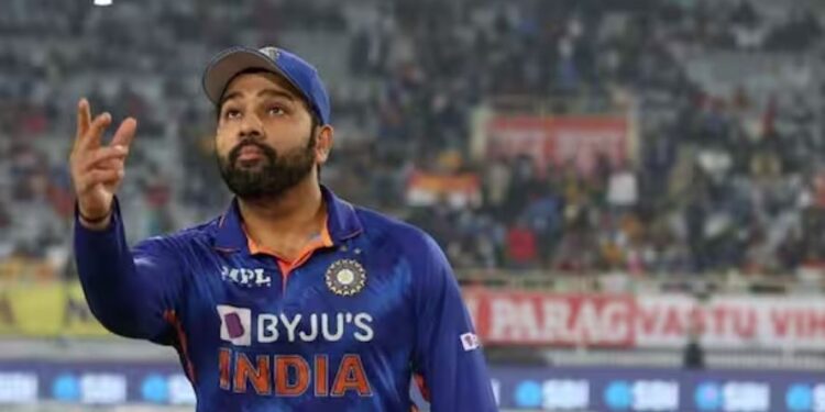 روہیت کا  ٹاس کا سکہ دور پھینکنے پر نیا تنازعہ