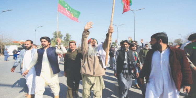 راولپنڈی: الیکشن کمیشن دفتر کے باہر احتجاج، پی ٹی آئی قیادت و کارکنوں کیخلاف مقدمہ درج