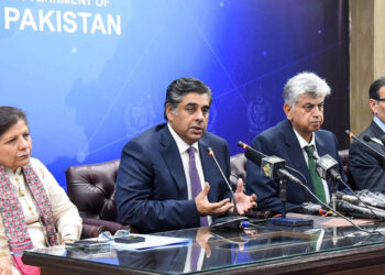 الیکشن میں کسی بھی جگہ قانون کو ہاتھ میں نہیں لینے دیا جائے گا، وزیر داخلہ