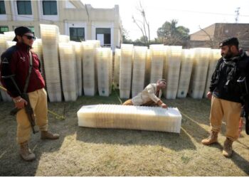 انتخابات 2024 کیلئے پولنگ کے سامان کی ترسیل شروع