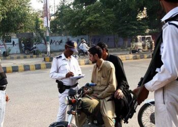 کراچی : شام 5 بجے سے افطار تک ٹریفک چالان نہیں ہوگا