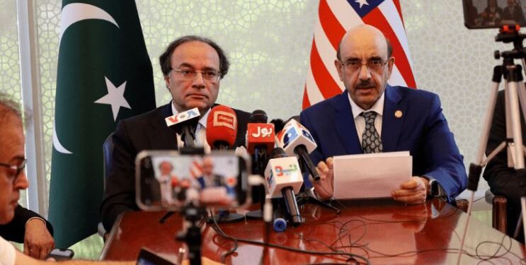 پی آئی اے کی نجکاری جون یا جولائی میں