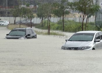 دبئی میں موسلادھار بارش کا 75 سالہ ریکارڈ ٹوٹا ، نظام زندگی مفلوج