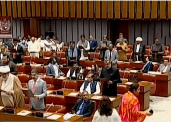 اراکین سینیٹ کی حلف برداری