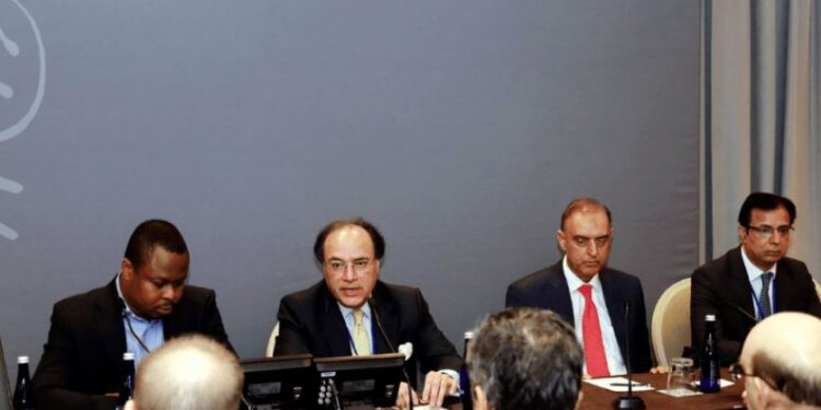 امریکا میں وفاقی وزیر خزانہ کی اہم ملاقاتیں