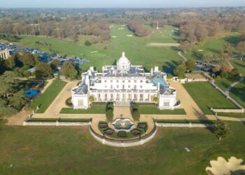 امبانی نے برطانیہ کا مشہور اسٹوک پارک خرید لیا