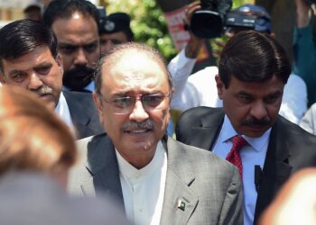 آصف علی زرداری کو صدارتی استثنیٰ مل گیا