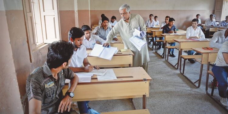 کراچی : انٹرمیڈیٹ امتحانات کی تاریخ پھر تبدیل
