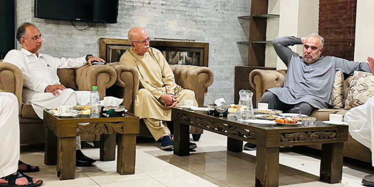 اپوزیشن جماعتوں کا آئین کی بحالی کیلئے ملک گیر مہم چلانے کا فیصلہ