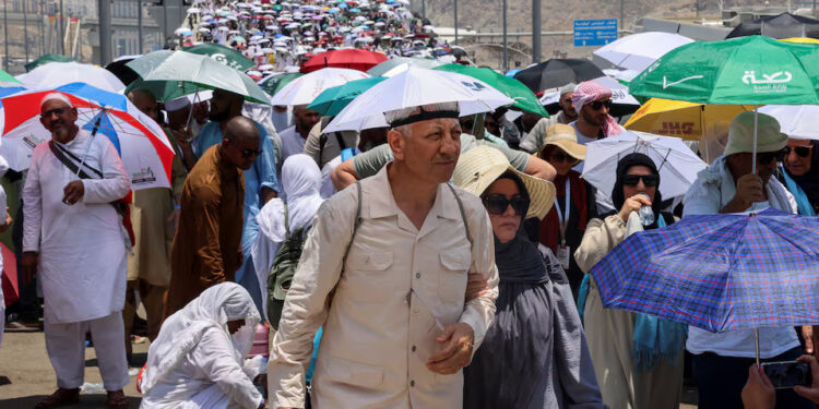 مکہ مکرمہ میں درجہ حرارت 51 سینٹی گریڈ کو چھو گیا،  577 حاجی جاں بحق