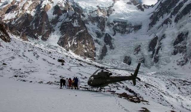 پاک فوج کا غیرملکیوں سمیت 7 کوہ پیماؤں کو بچانے کیلئے کامیاب آپریشن