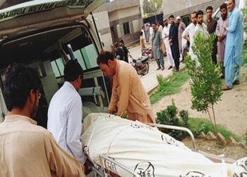 کوئٹہ:  مسلح افراد نے ناکہ لگا کر 23 مسافروں کو گاڑیوں سے اتار کر قتل کر دیا