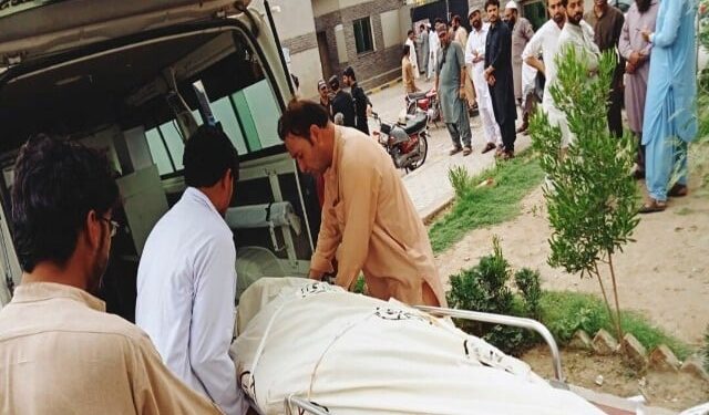 کوئٹہ:  مسلح افراد نے ناکہ لگا کر 23 مسافروں کو گاڑیوں سے اتار کر قتل کر دیا