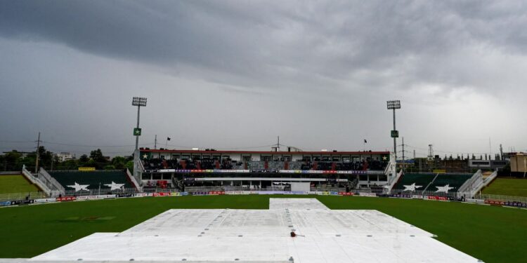 پاک بنگلہ دیش ٹیسٹ  : پہلے دن کا کھیل منسوخ