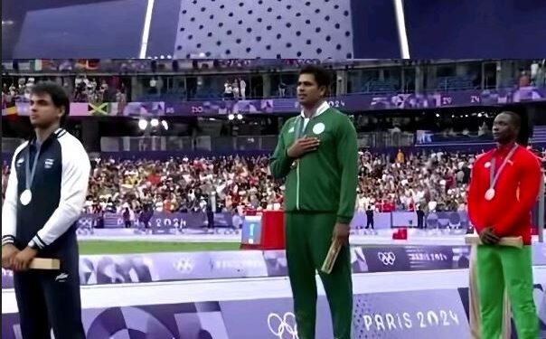 ارشد ندیم آج رات ایک بجے وطن لوٹیں گے