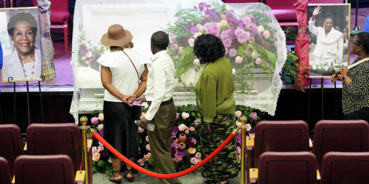 شیلا جیکسن کی آخری رسومات ادا کردی گئیں