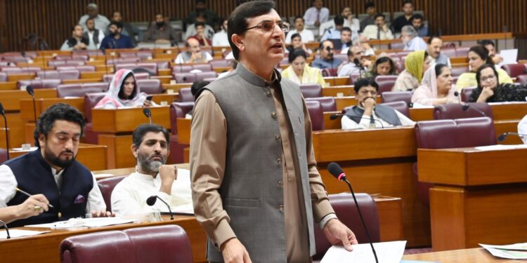 قومی اسمبلی اجلاس میں گرما گرم تقاریر