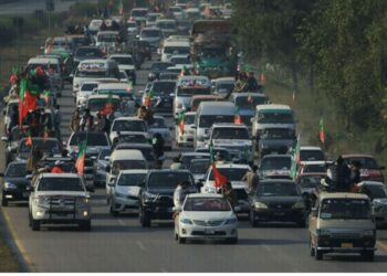 پی ٹی آئی رہنماؤں کو بانی سے ملاقات کی اجازت،احتجاجی قافلہ رواں دواں