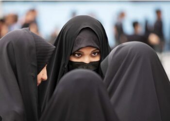 ایران کا حجاب سے منحرف خواتین کیلئے کلینک کھولنے کا اعلان