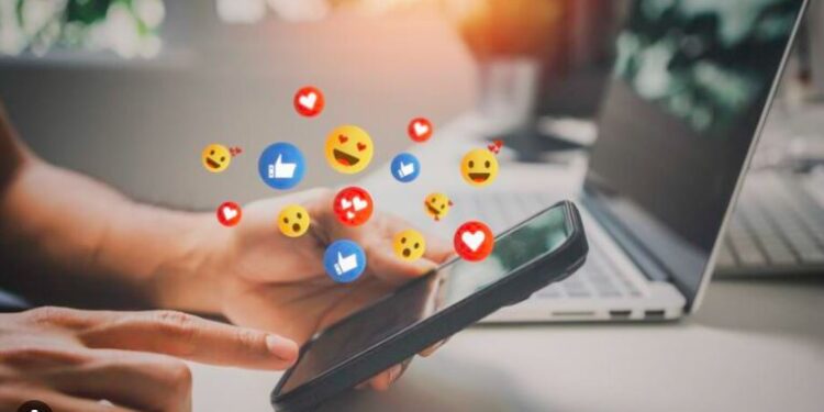 بھارت میں سوشل میڈیا کو کنٹرول کرنے کیلئے اختیارات فوج کے سپرد